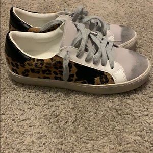 Leopard star sneaker